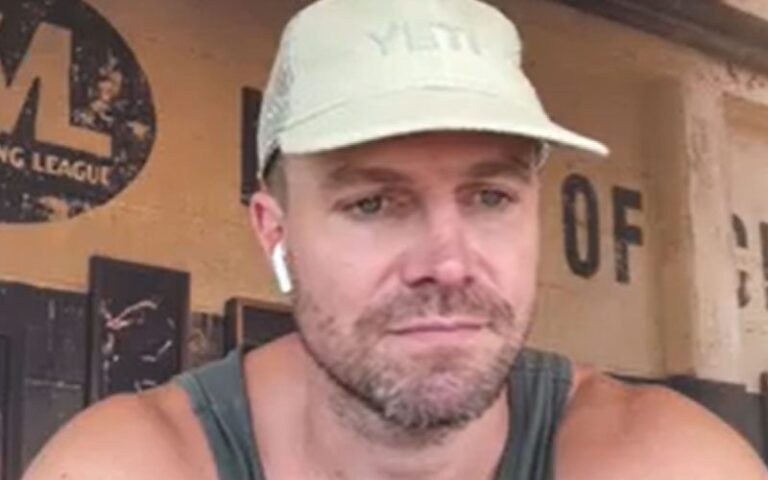 Stephen Amell Believes He Is One Good Match Away From Getting Inducted Into WWE Corridor Of Fame