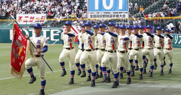 Japan’s Excessive Faculty Baseball Match is the Sound of Summer time