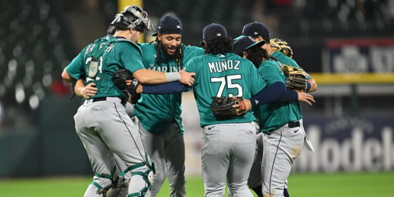 Mariners safe eighth straight win, collection victory in Chicago