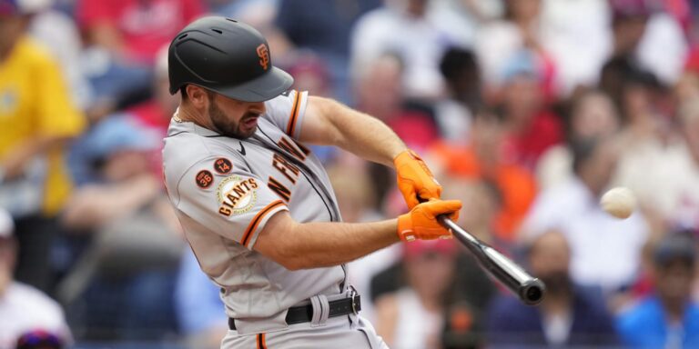 Paul DeJong homers, tallies 4 RBIs in Giants debut