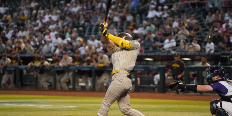 Ha-Seong Kim matches longest hitting streak by Korean