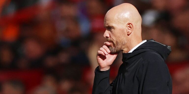 Romano drops Ten Hag replace with “alarm bells ringing”