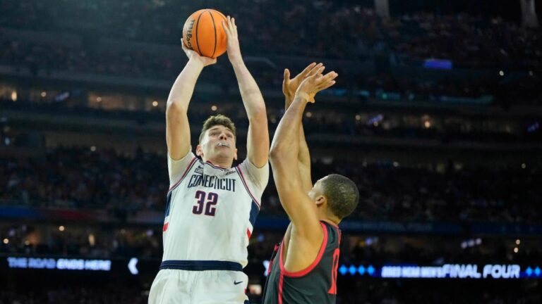 UConn’s Donovan Clingan injured: Huskies C anticipated to overlook a month with foot pressure