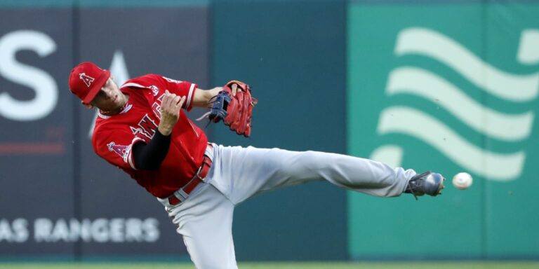 Andrelton Simmons proclaims retirement