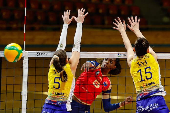 Professional volleyball report: Thompson, Frantti, Ogbogu lead VakifBank