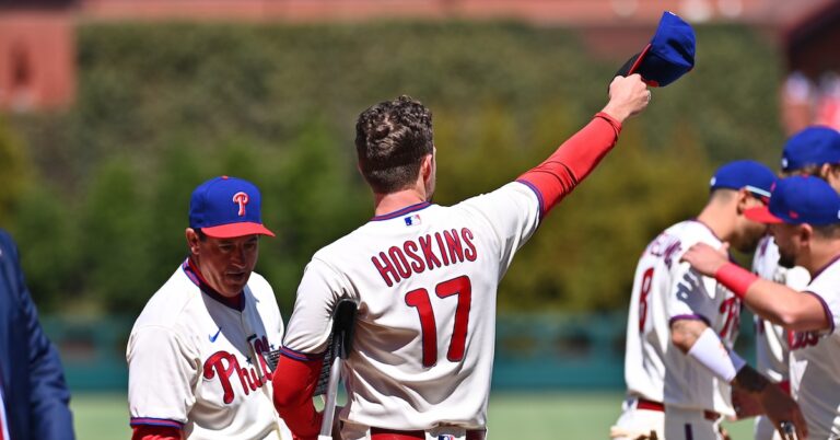 Inspecting Touchdown Spots for Rhys Hoskins