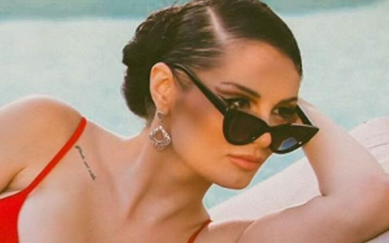 Saraya Channels 60s Vibe With Pink Bikini Picture Drop
