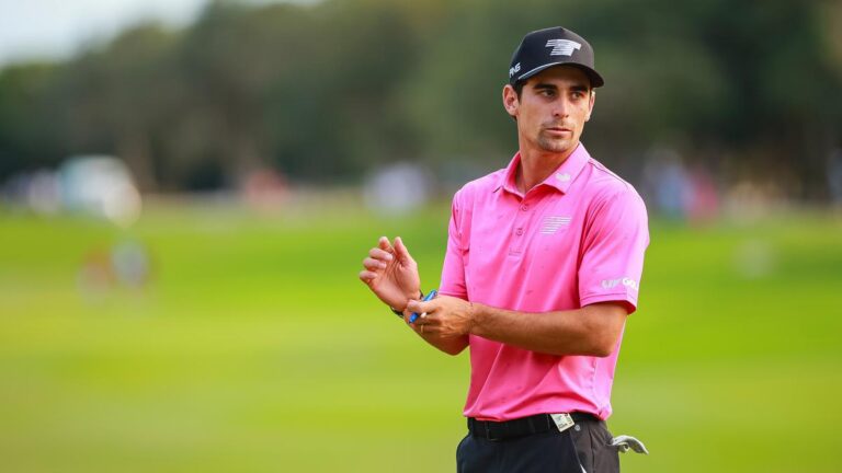 LIV Golf: Joaquin Niemann owns 4-shot lead at Mayakoba