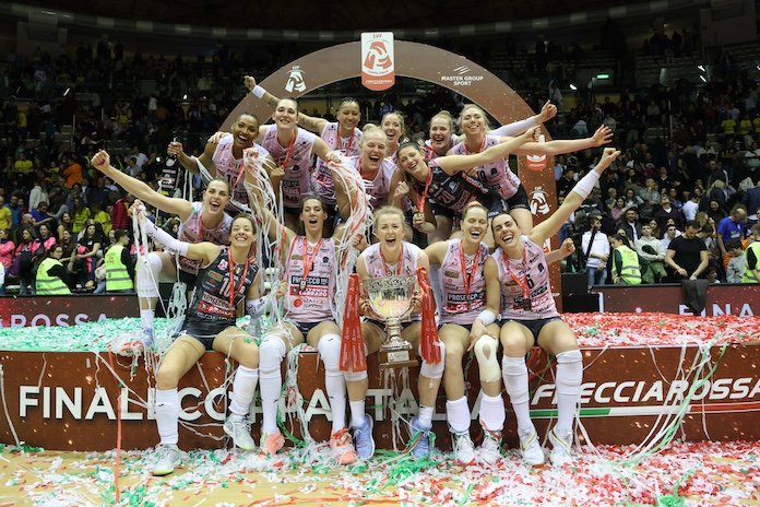 Robinson Prepare dinner, Plummer, Conegliano take Italian Cup; Grey, Minas win in S. America