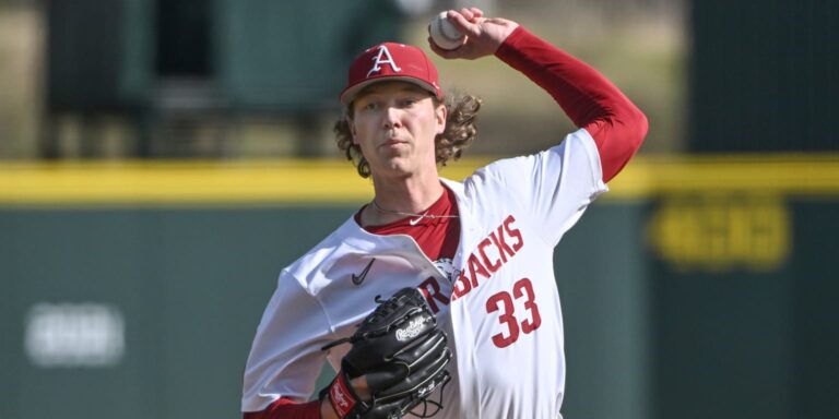 Arkansas pitcher Hagen Smith data 17 strikeouts, ties college report