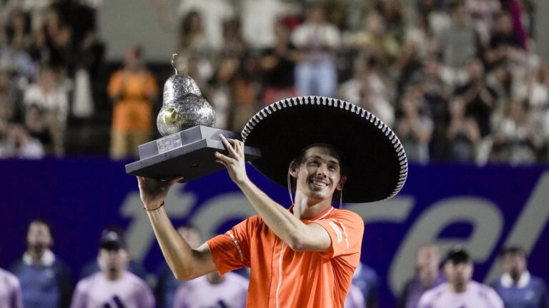 De Minaur sinks Ruud to retain Mexican Open crown