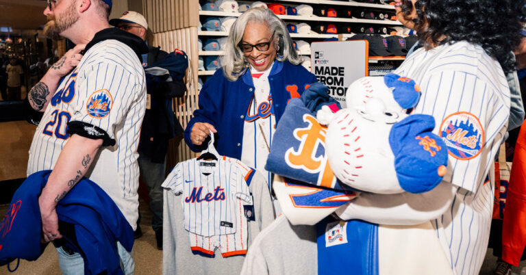 For Mets Followers, Opening Day Was All About Procuring