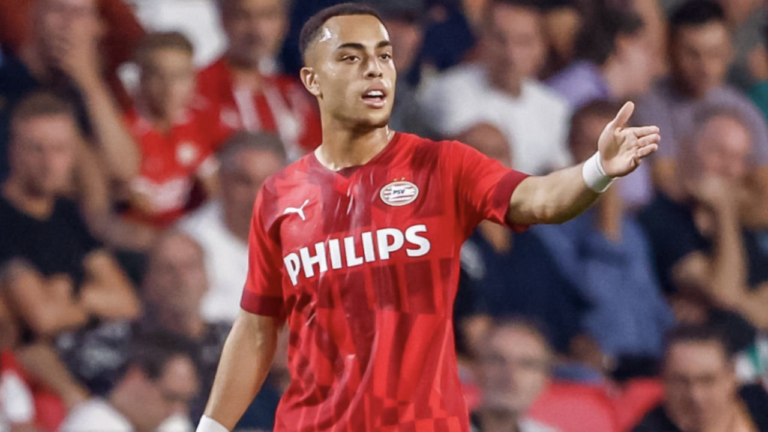 Sergino Dest joins PSV in everlasting deal from Barcelona