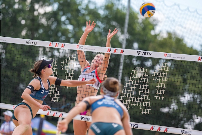 Flint-Scoles go 1-1 to begin Professional Seaside Tour Vienna Elite16 pool play