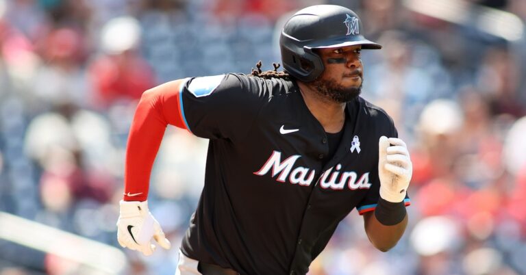 Walker Insurance coverage: Diamondbacks Decide Up Josh Bell for Money