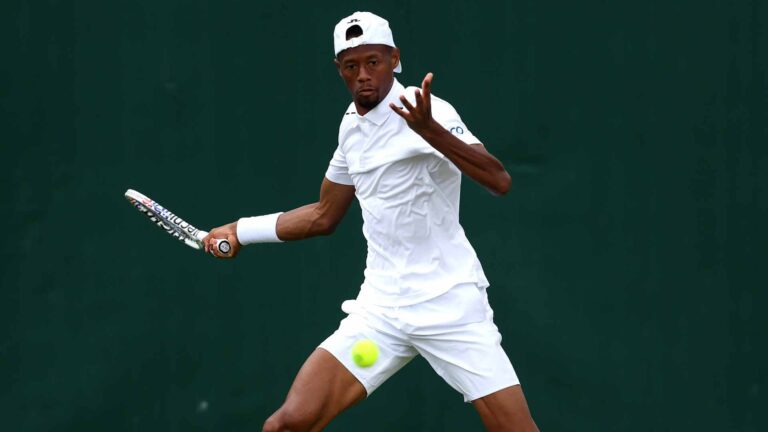 Eubanks & King spring upset in day of doubles surprises at Wimbledon