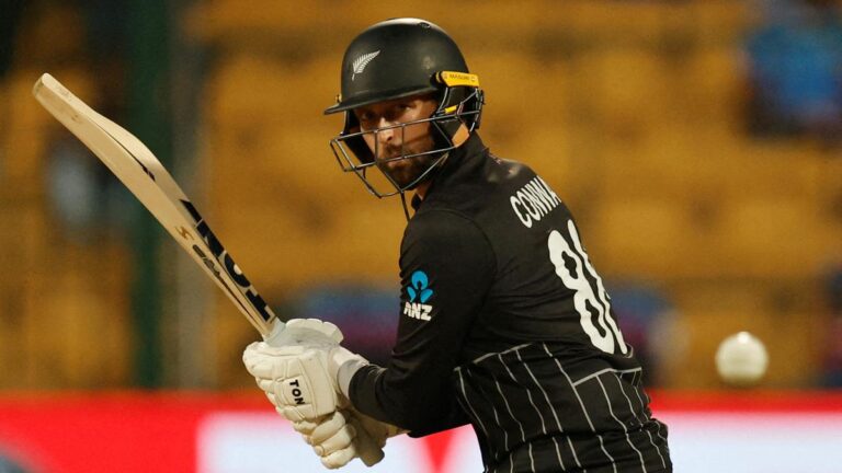 New Zealand cricketers Finn Allen, Devon Conway flip down central contracts to play in T20 leagues