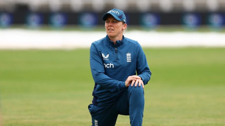 England captain Heather Knight issued suspended fantastic over 2012 blackface picture