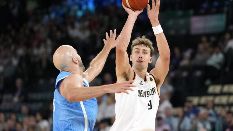 Paris 2024: Sturdy second half lifts Germany over Greece and into its first Olympics semifinals