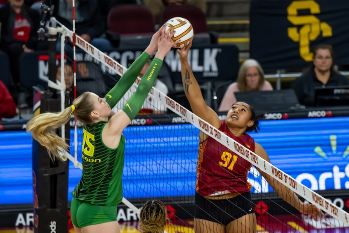 Volleyball Right now: USC reverse sweeps Oregon; UCLA’s Boyd, Perez win in seashore