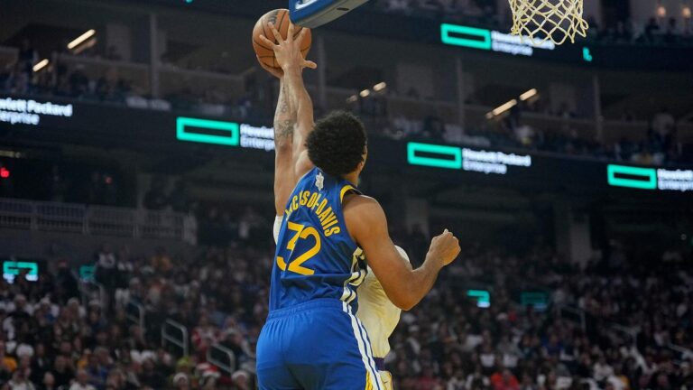 NBA roundup: Lakers nip Warriors in closing second, Mavericks loses in opposition to Timberwolves