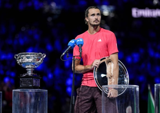 Zverev Reacts to Heckler Screaming His Accusers Names