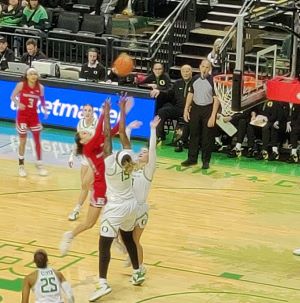 Kyei Leads Oregon Ladies Previous Rutgers in Dwelling Finale – Netscouts Basketball