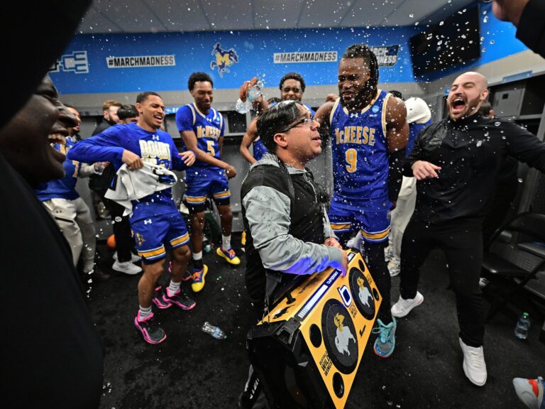 The whole lot You Missed From Thursday’s March Insanity Slate