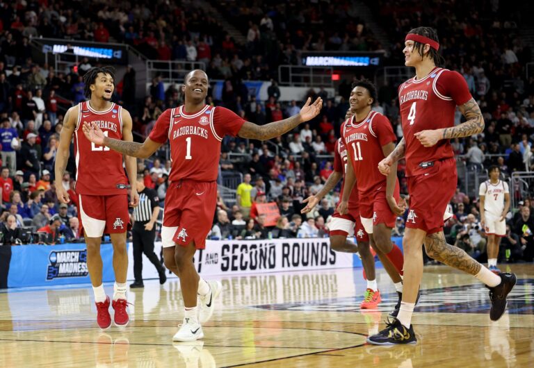 Arkansas Shocks St. John’s to Advance to the Candy 16
