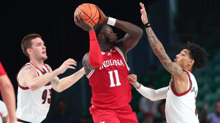 Indiana basketball underneath Darian DeVries: Specialists clarify switch portal information, 2025 recruits, targets, roster