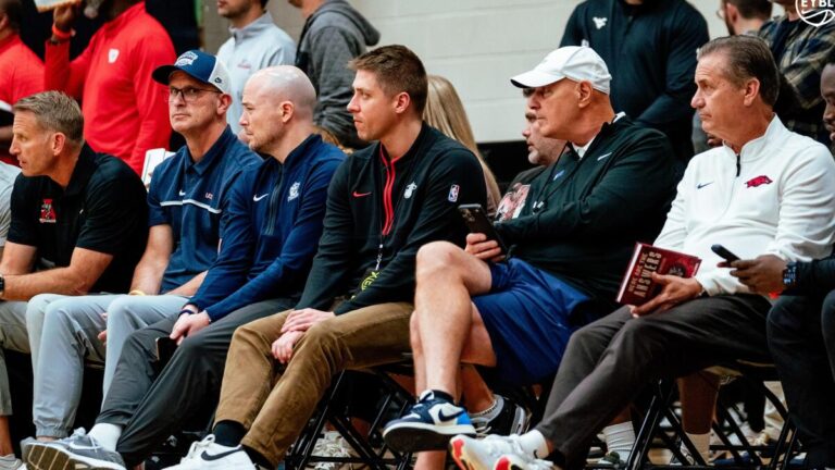 Lack of expertise in 2026 class creates distinctive recruiting and roster-building technique for school applications