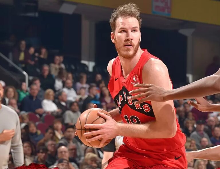 Jakob Poeltl stays Raptors’ key frontcourt participant