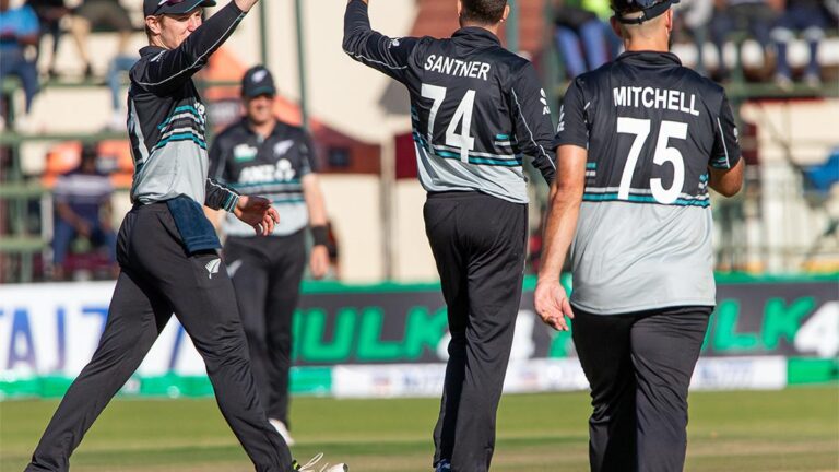 Henry produces final-over heroics at hand New Zealand victory in Tri-Sequence ultimate towards South Africa