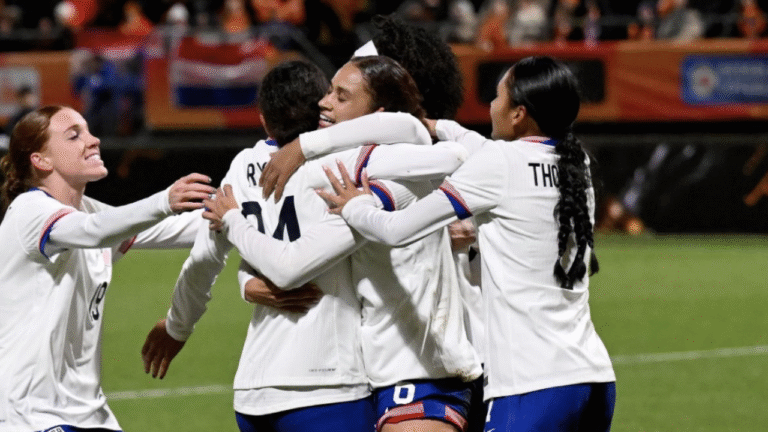 USWNT falls to No. 2 in newest FIFA rankings