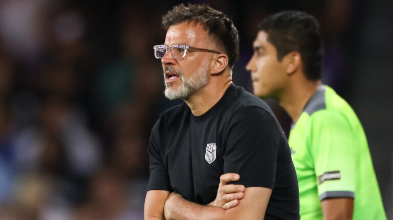 Former USMNT interim coach Anthony Hudson employed by Thailand nationwide crew