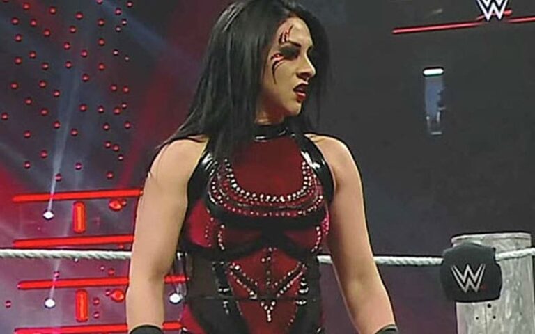 Stephanie Vaquer Probably Injured Throughout WWE RAW Match With Roxanne Perez