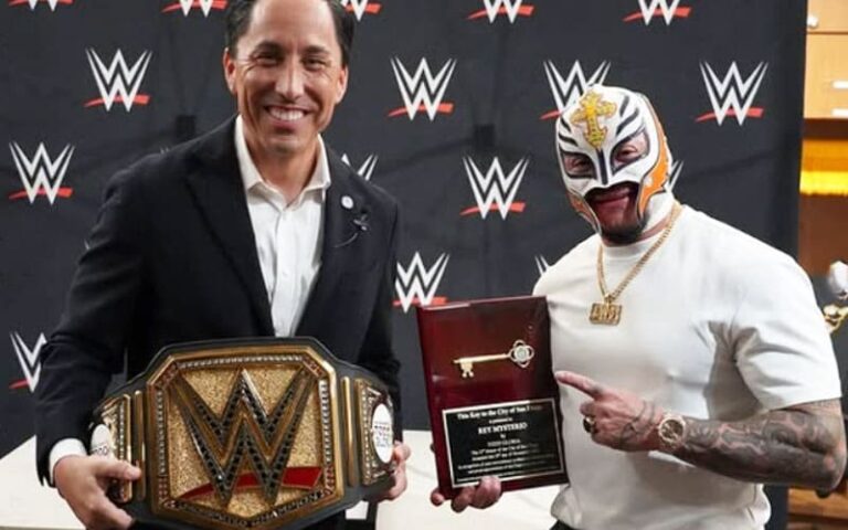 Rey Mysterio and Different WWE Stars Obtain Key to the Metropolis of San Diego