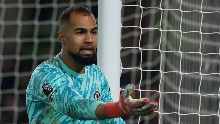 Chelsea star criticised vs Wolves after having fewer touches than Sanchez