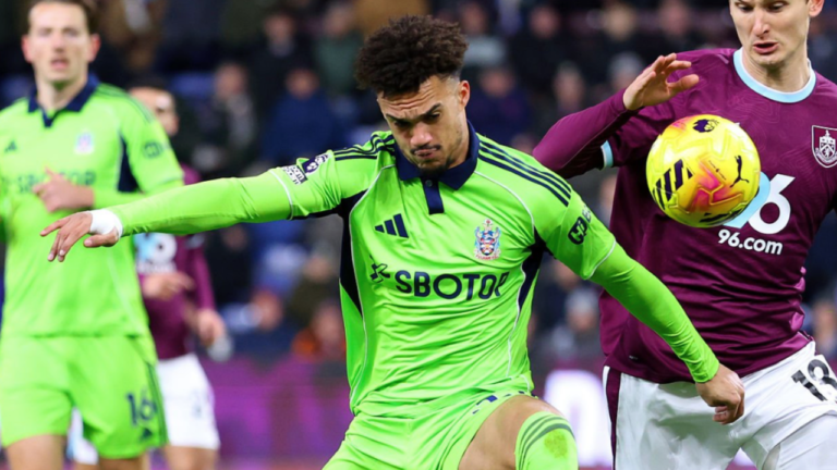 Antonee Robinson shines in first Fulham look since September