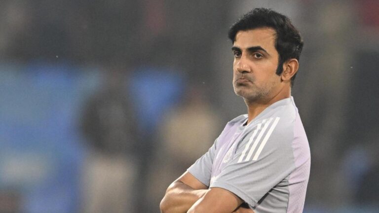 Gambhir must be like a supervisor to the gamers, not coach: Kapil Dev