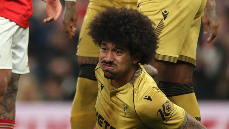 Chris Richards exits Crystal Palace’s EFL Cup quarterfinal loss with foot damage