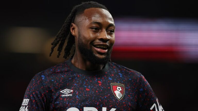 Spurs pushing to signal £295k-p/w “famous person” for Frank