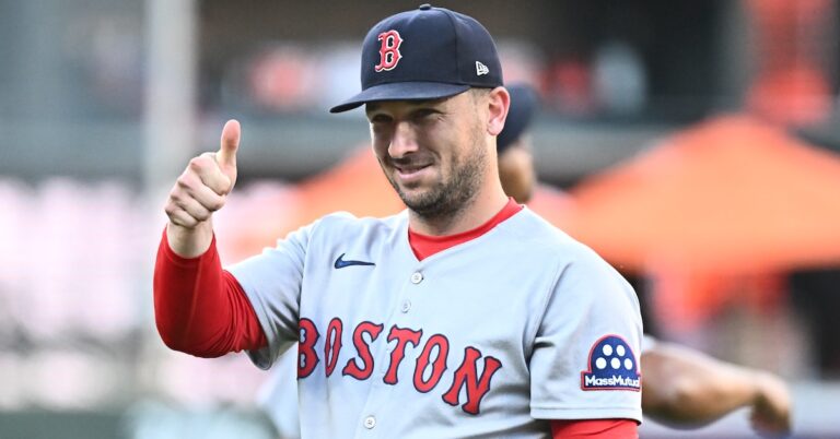 Cubs Land Alex Bregman on 5-Yr Deal