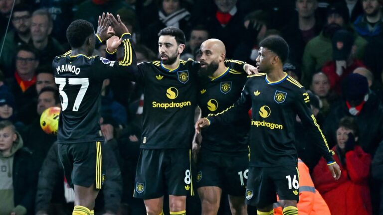 Carrick should drop Man Utd star who had fewer touches than Lammens v Arsenal