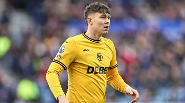 Crystal Palace and Wolves near Strand Larsen deal