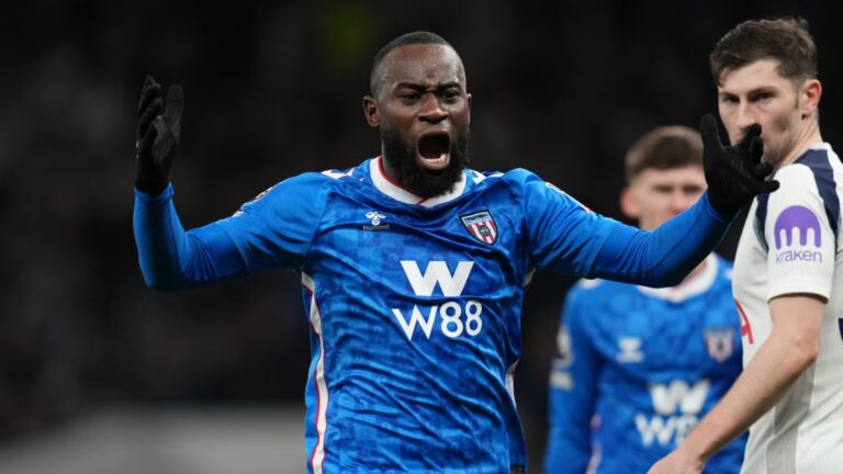 Liverpool in talks to signal big-money defender who’s higher than Geertruida