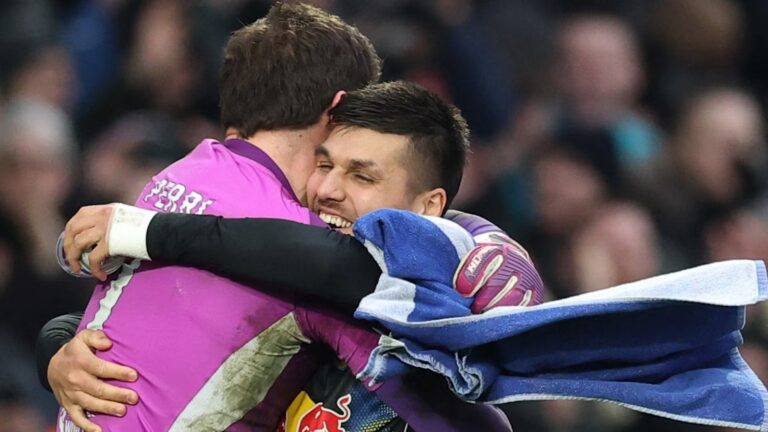 Leeds able to push to signal Patrick Agyemang amid Joel Piroe to Rangers replace