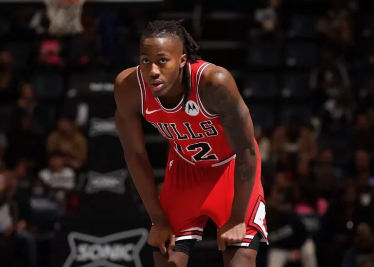 Bulls coach responds to Ayo Dosunmu mid-range shot feedback