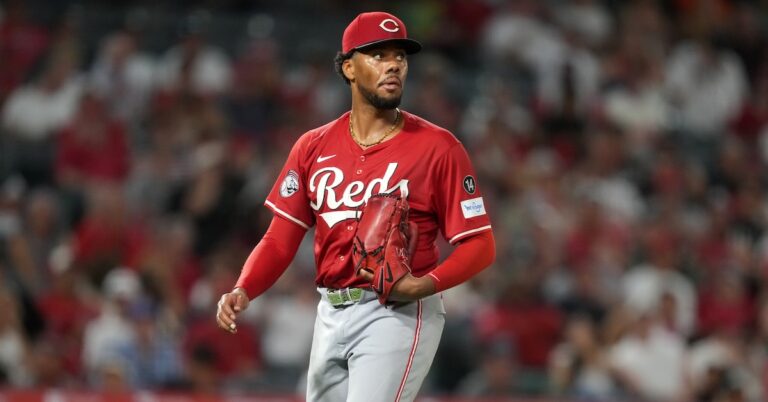 Hunter Greene Has Bone Chips. Will the Reds’ Fortunes Take a Dip?