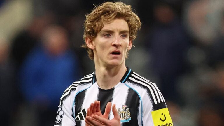 Newcastle making aggressive transfer to signal Gordon substitute Rodrigo Mora